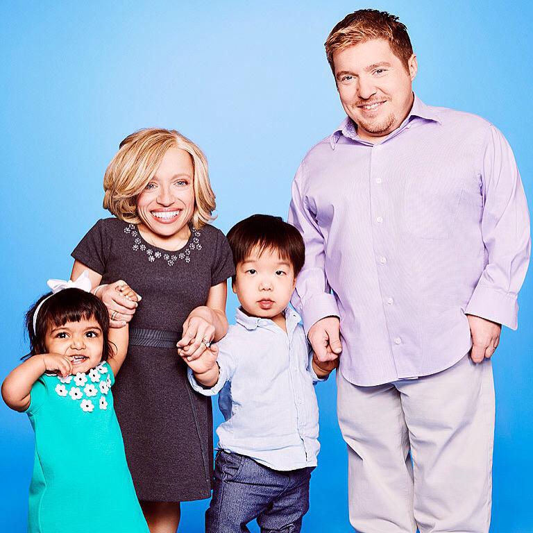 myglutenfreelif's tweet photo. #JenArnold &amp; #BillKlein From #TheLittleCouple Are On #LiveWithKellyAndMichael This Morning!!! ❤️❤️❤️ http://t.co/bq1DvlNm18