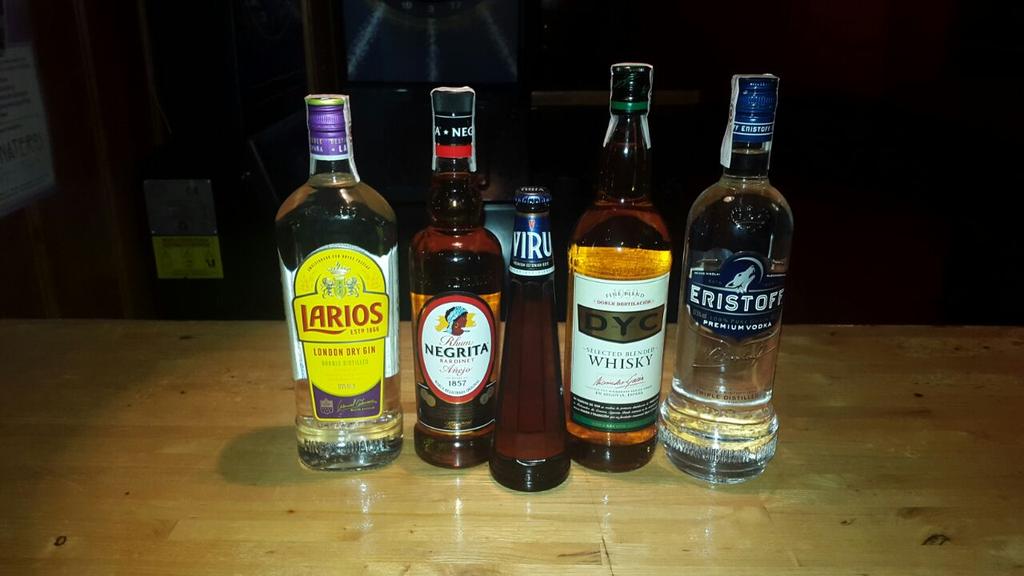 Pub_Atenea's tweet photo. Sabado 30 de mayo anticrisis en pub atenea. Copas 3.5€ y cerveza viru a 1.8€ desde las 20:00 http://t.co/VaY392bvOA