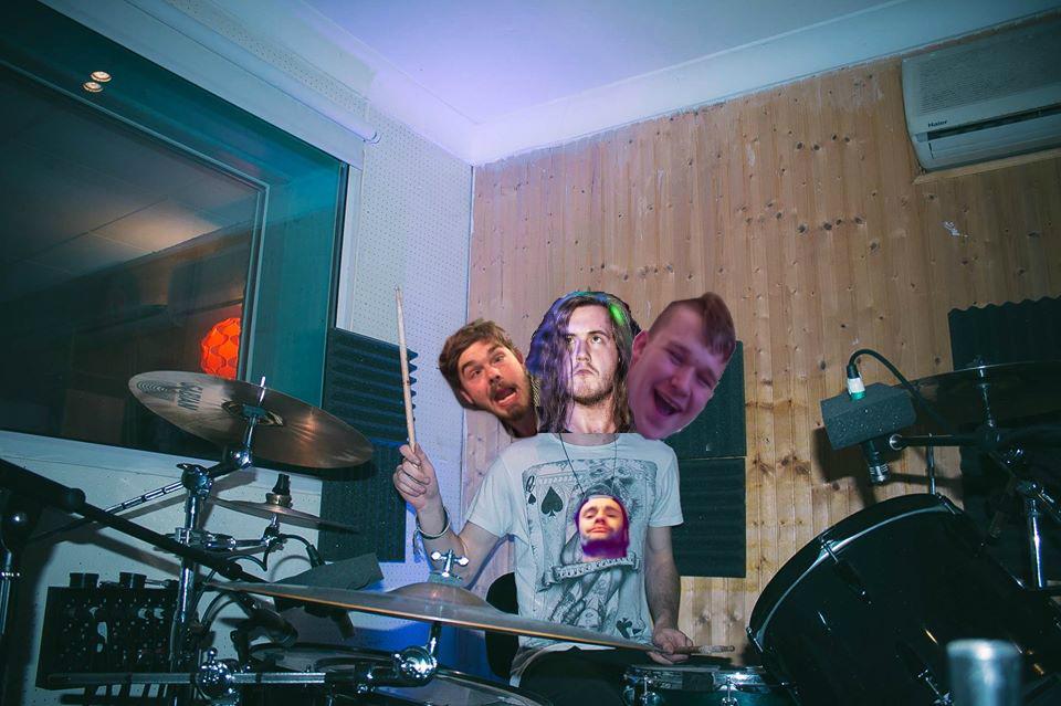 SSaharaSnow's tweet photo. Good News! We are in the studio recording possibly the greatest EP known to man, And can't wait to crush your minds. http://t.co/ByPLuQtipe