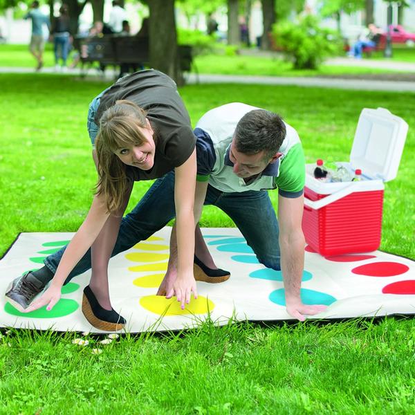GreatGiftCo's tweet photo. Just arrived! #ultimatesummerfun. Put a #twist on picnics &parties with http://t.co/Cv5Kw6NINf #twister #picnics http://t.co/t4AjMmQi9v