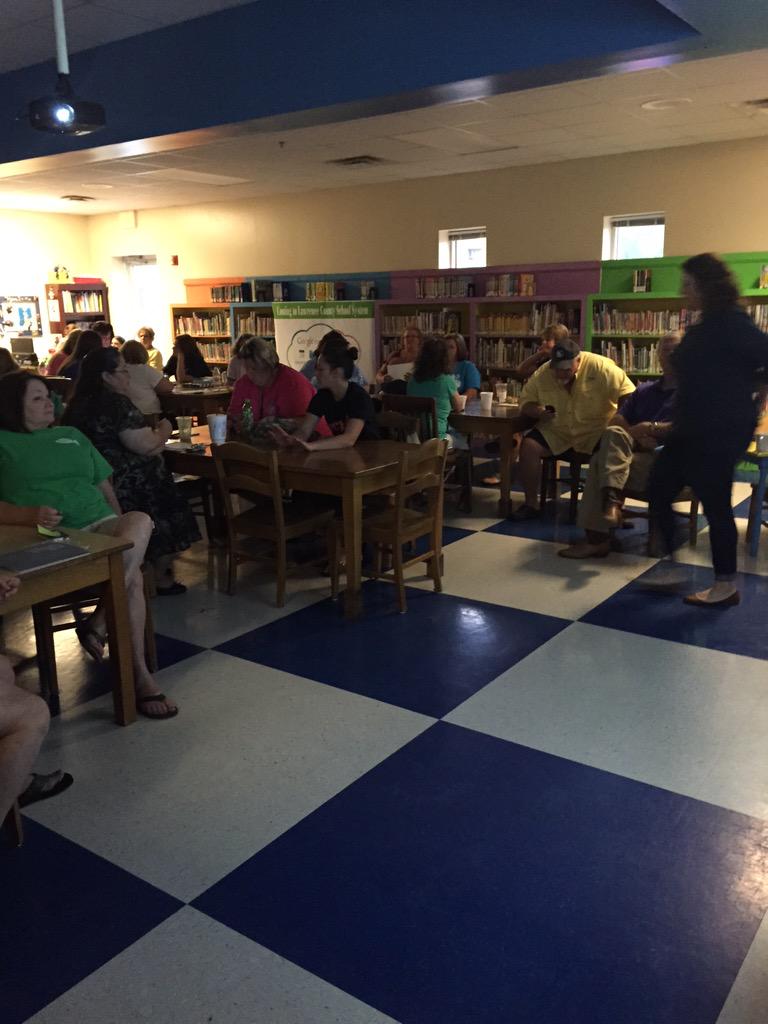 MaryAnne4260's tweet photo. ISES is enjoying our chat! #lcssedchat http://t.co/hfVvlxjkcq