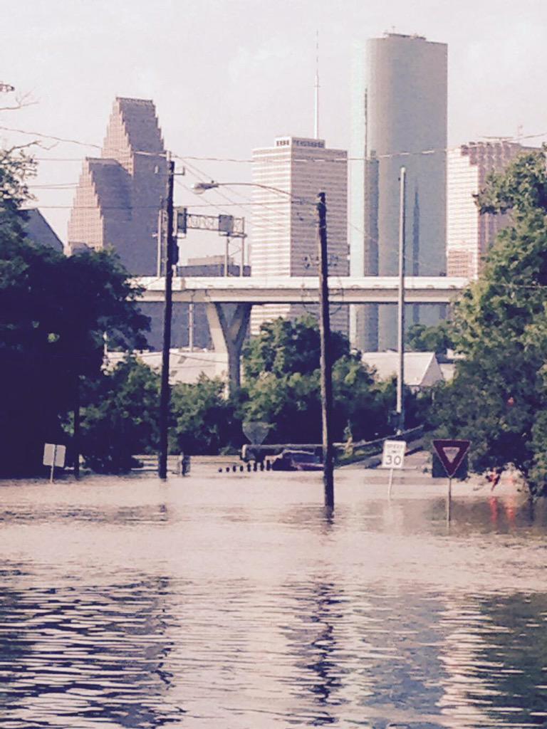 Bipartisanism's tweet image. The #TexasFlood should remind everyone that both Texas senators voted against disaster relief funding. #TedCruz