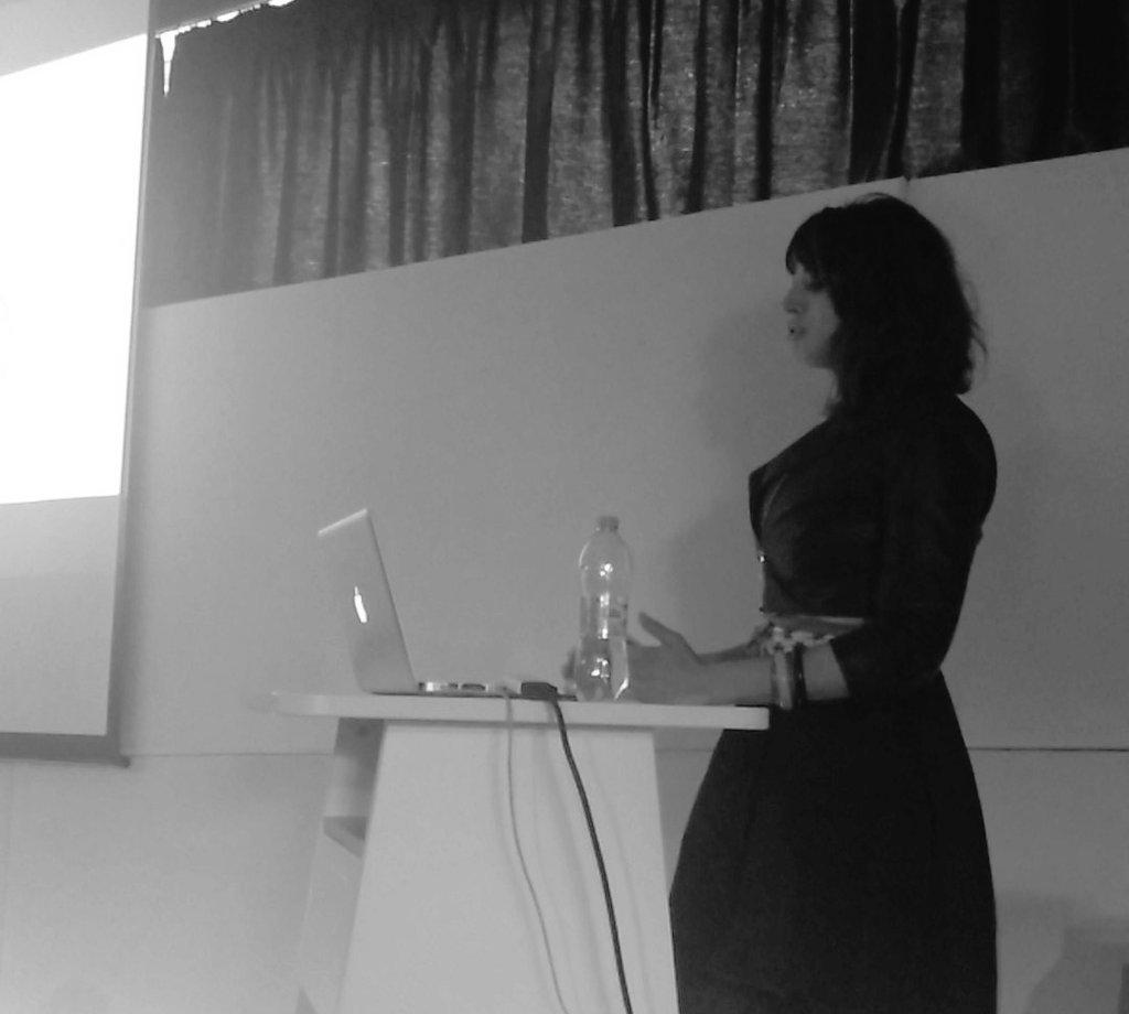 iamdavidebasile's tweet photo. Chiara Varotto Head of Design di @FiloBlu racconta il case @liujo mobile. #FiloTalk http://t.co/prb8rv0iAw