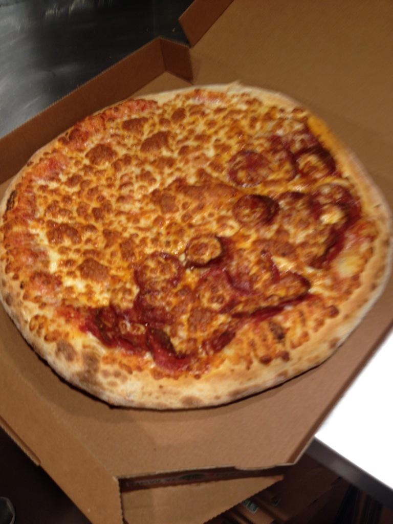 Sompyy's tweet image. Eat