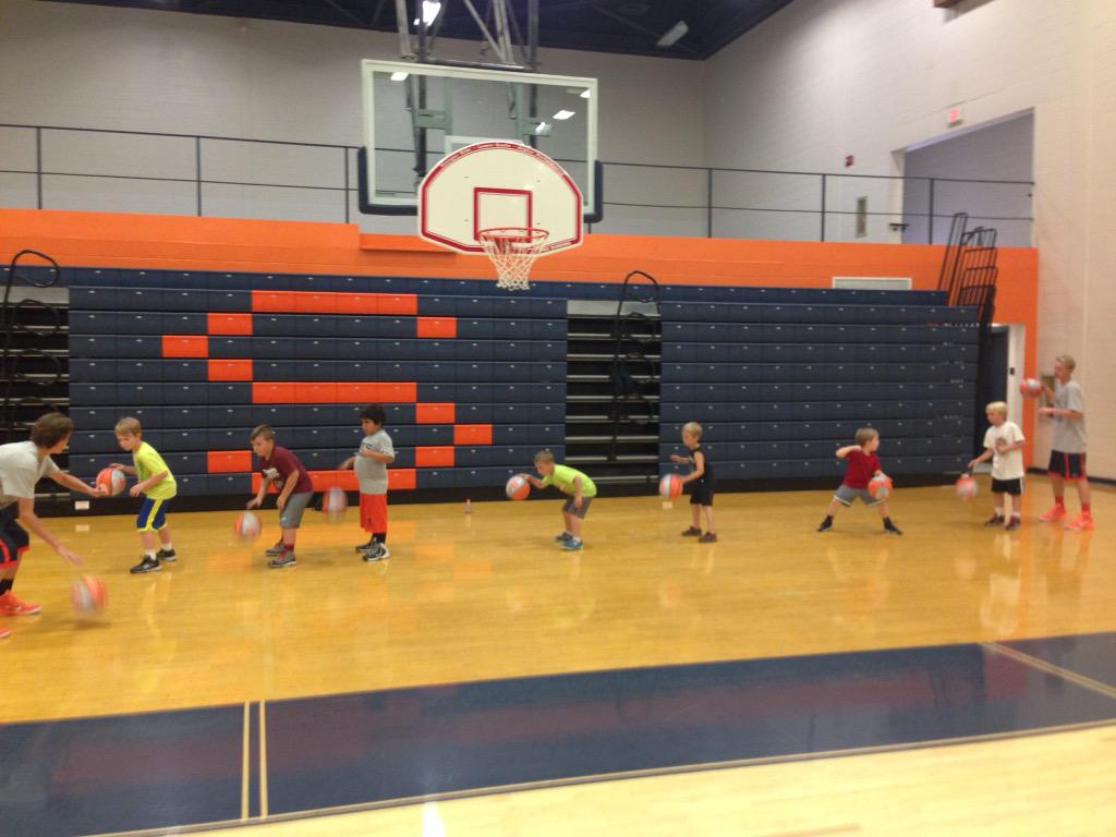 BeechHoops's tweet photo. Dribbling work at #K3Camp. http://t.co/ULt5Qg2Cxd