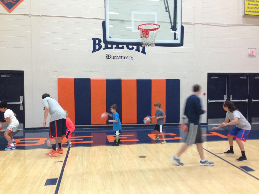 BeechHoops's tweet photo. Dribbling work at #K3Camp. http://t.co/ULt5Qg2Cxd