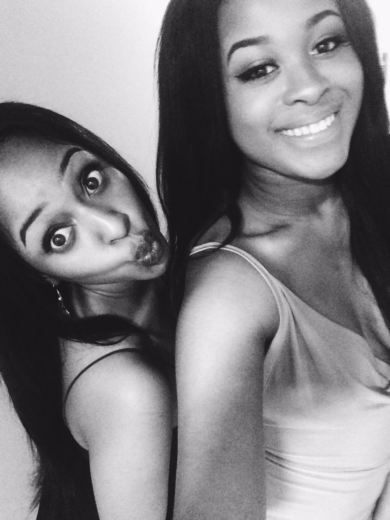 _ohcheryl's tweet photo. The only half decent pictures i got last night before the wave hit meπ #DestinationNN2 http://t.co/6LECQM21L7