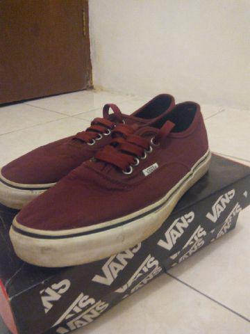 Di Jual Nih Bro, Vans, ukuran ny39-40. Kode nya HF. 300 bsa nego brads. Mau mention ke gua aj klo gk pin gua 2BB90DFD