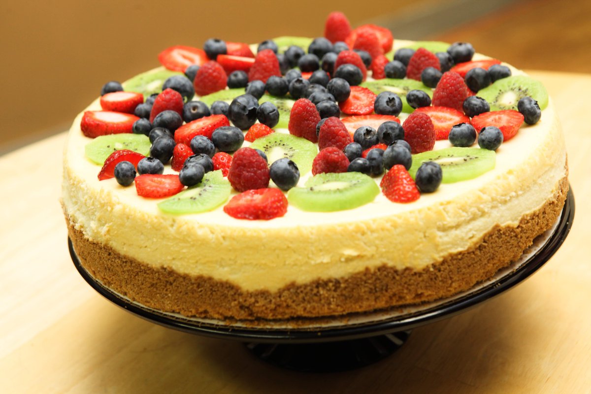 It's National Blueberry Cheesecake Day! Here's $5 off any 9" cheesecake <a href="/MPCheesecake/">Muddy Paw Cheesecake</a> for you: bit.ly/MPCheesecakedl
