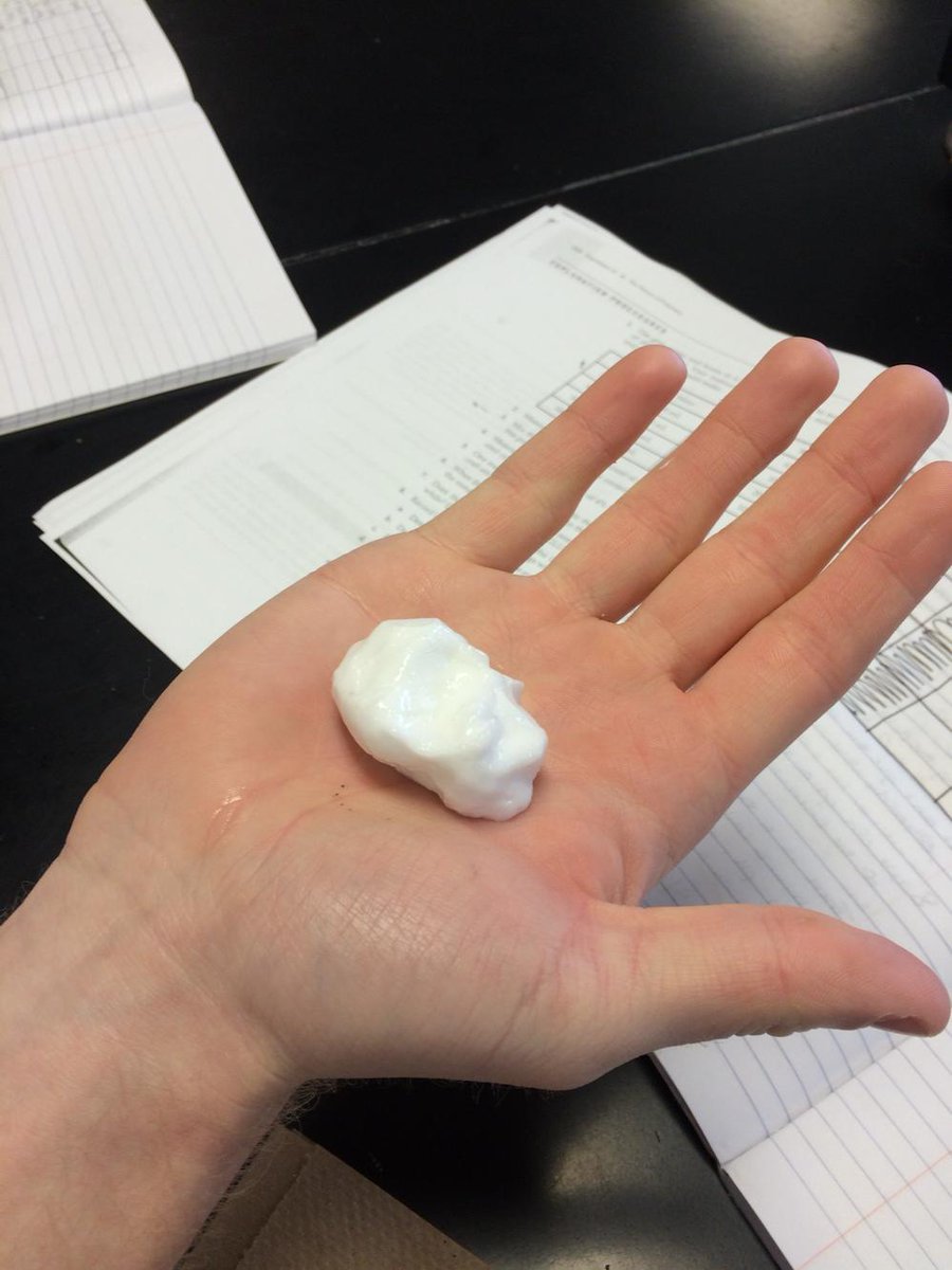 SGPrilliman's tweet photo. Making silly putty, for science! #SCI1041 #glueandborax #marerials http://t.co/iHZpBC1FyN