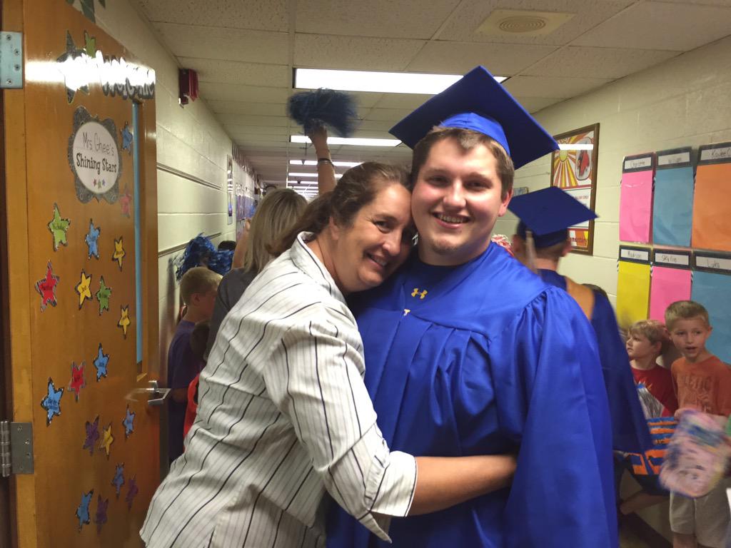 WEGuidance's tweet photo. Next stop @OESCards #seniorwalk2015 #futureisbright #loveourfeederschools http://t.co/w07EgOIg2z