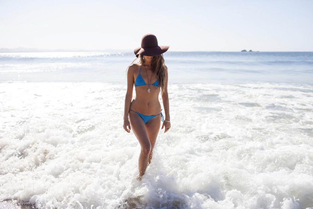 Cosmopolitan_es's tweet photo. Cómo sentirte fabulosa en #bikini sin tener que ponerte a #dieta: http://t.co/iRavv8uarS http://t.co/OR0AN62ly3