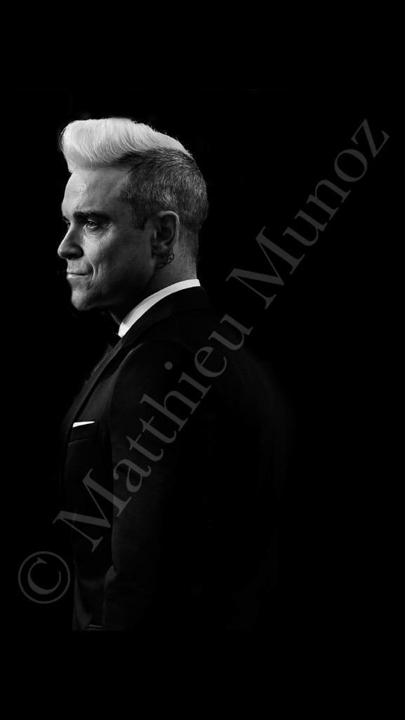 MatthieuMunoz's tweet photo. Amazing moments on the red carpet @robbiewilliams @Festival_Cannes http://t.co/FCrY74ddem