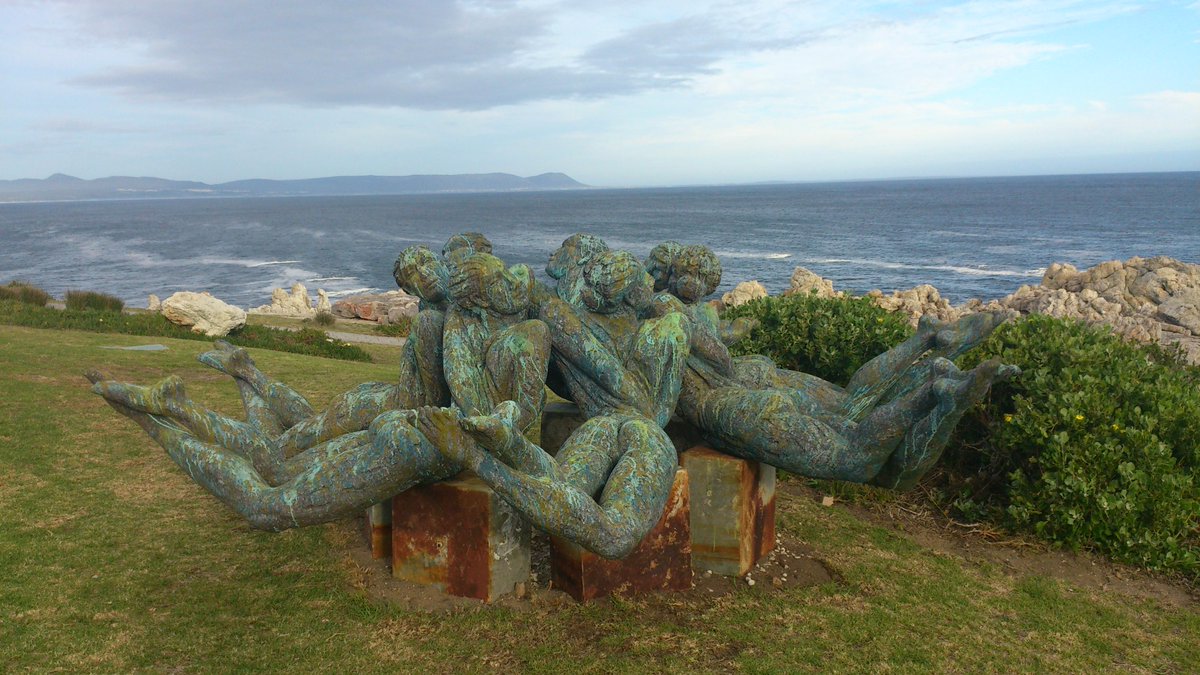 HermanusFynArts's tweet photo. #First #sculptureonthecliffs to arrive @WhaleCoastSA http://t.co/LmI8u6xEdJ