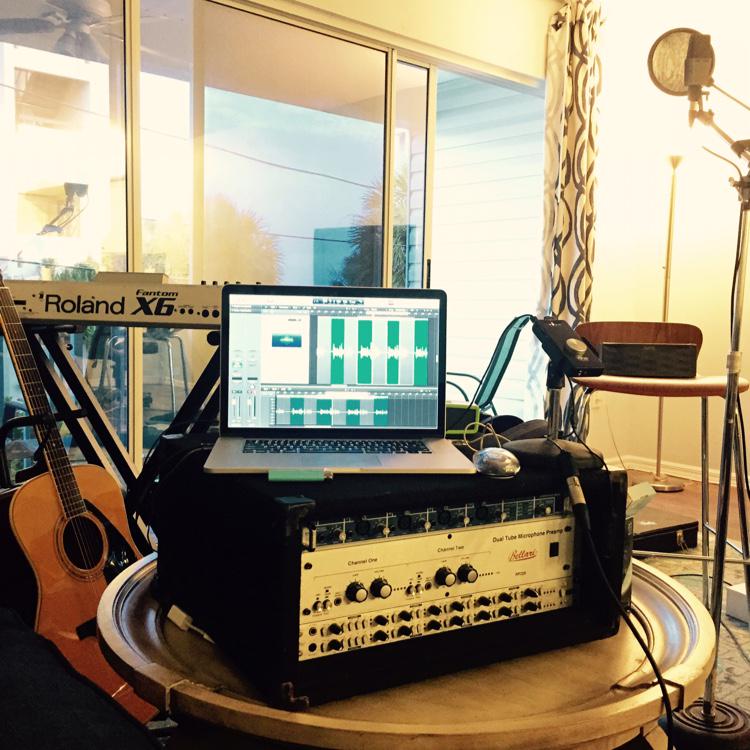 gregmakesmusic's tweet photo. We went from playing a sick show with @colliebuddz &amp; @resinated to writing demos for the new @kashdoutmusic recor... http://t.co/sIXbEcEkjI