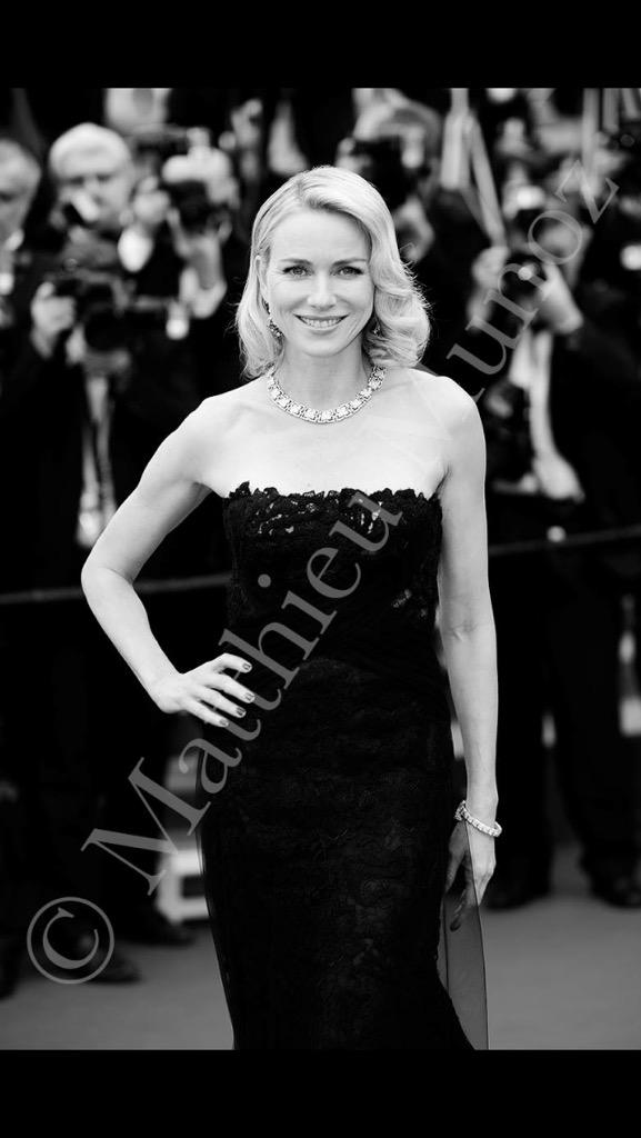MatthieuMunoz's tweet photo. One of the most beautiful woman on the red carpet this year @_NaomiWatts_ @thenaomiwatts @Festival_Cannes http://t.co/axNaFNHomB