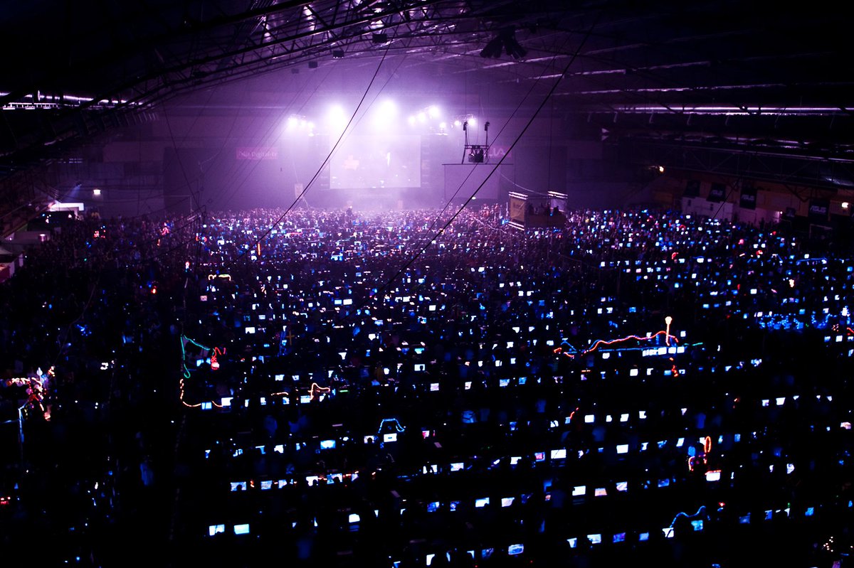 DreamHack's tweet image. Anyone up for a LANPARTY? #DHS15 #LAN