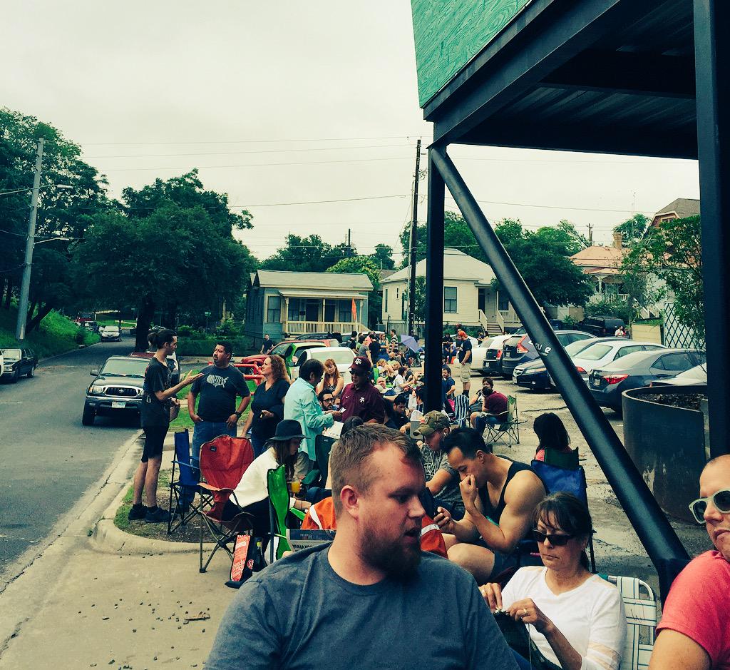 ClyntReddy's tweet photo. Waiting in line here at @FranklinBbq #austininstitution http://t.co/gM2OpyiBI5