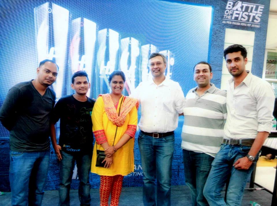 PurpleFocus's tweet photo. Smile says it all.....Successful completion of an Event w/@events_fusion @purplepankaj @DinoGoel. #Purplefocus http://t.co/nZHh2qIdRQ