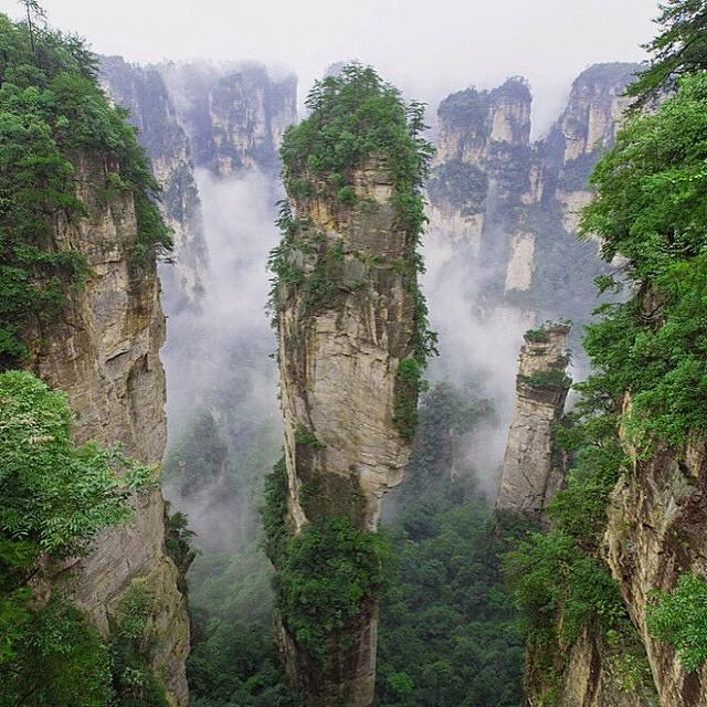 sundayfundayz's tweet photo. Zhangjiajie National Forest Park, China http://t.co/qSc73cob03