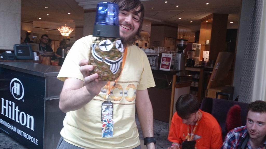 iWolfBeanz's tweet photo. #everyoneisdeaddave #furrypineapple #CFz2015 http://t.co/G3Z5RuGPzc