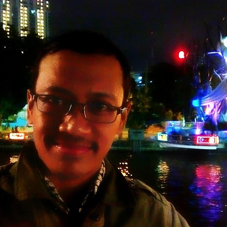 ahmadieario's tweet photo. Night #suroboyo http://t.co/Vfrxzy20hV