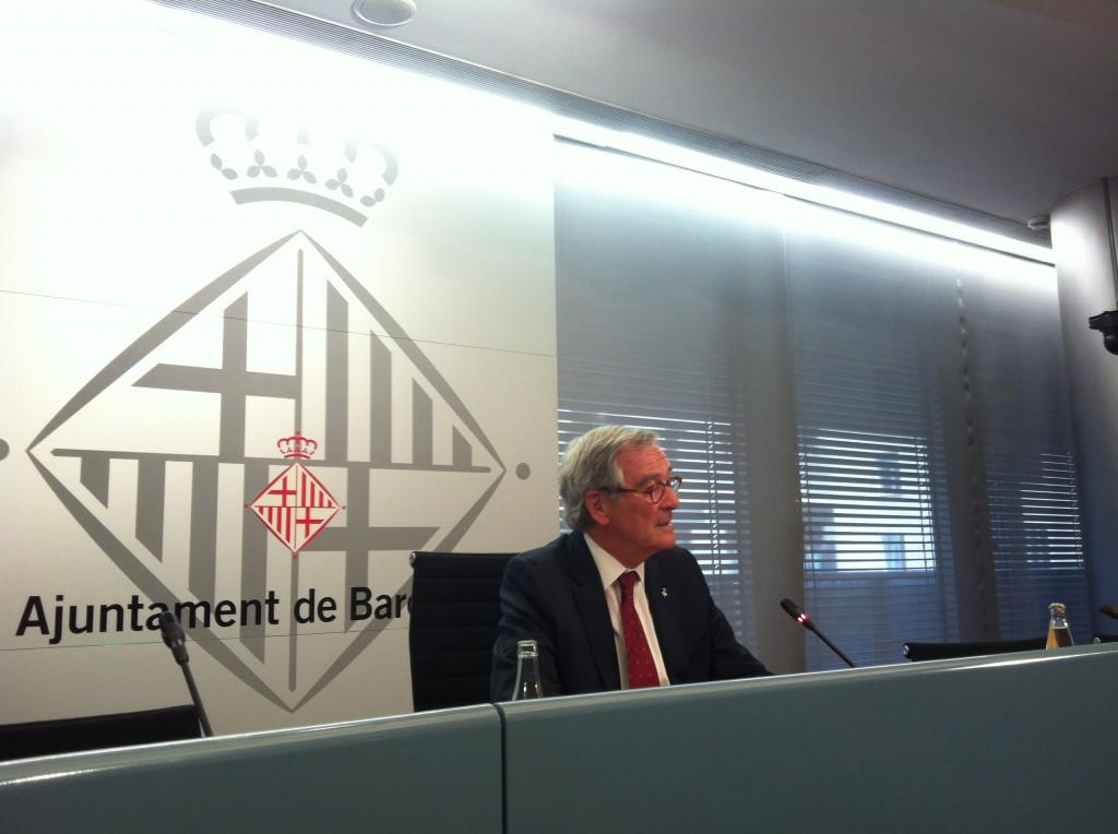 bcn_ajuntament's tweet photo. Recupereu aquí la compareixença de @xaviertrias sobre el traspàs al pròxim govern municipal: http://t.co/MGysGzI15n http://t.co/EcttlnI44K