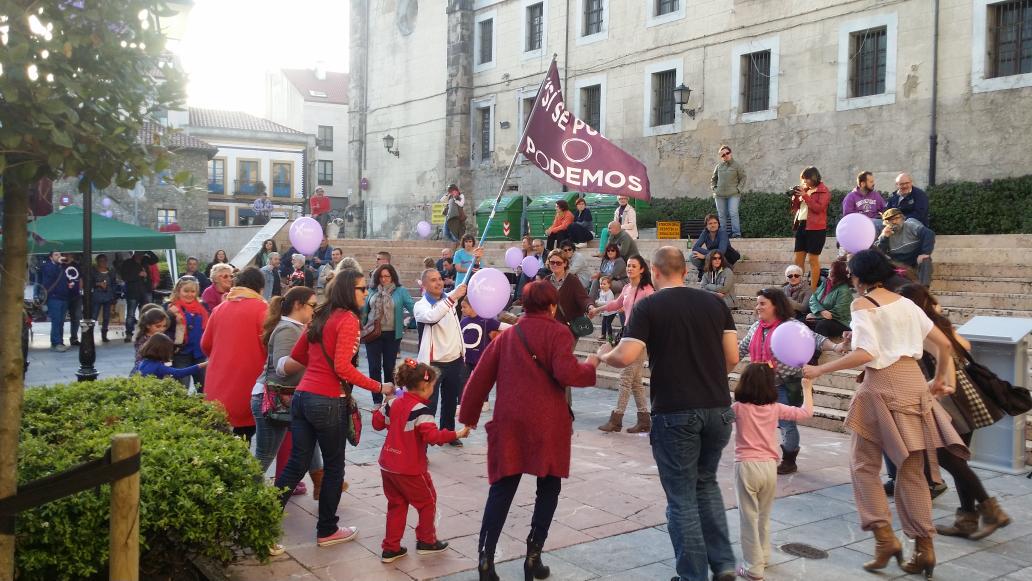 XixonSiPuede's tweet photo. "@trini_lopez: #YaPODEMOS @ierrejon @ahorapodemos @XixonSiPuede @mariodelfueyo http://t.co/0C7FRQWR8L" bailando danza prima cierre campaña