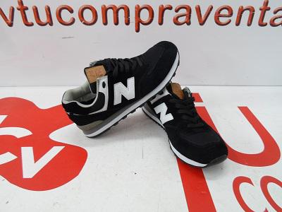 TCVTuCompravent's tweet image. Playeras New Balance 574 negro blanco N44. 65€ tcvtucompraventa.com/ropa-tecnica-y…