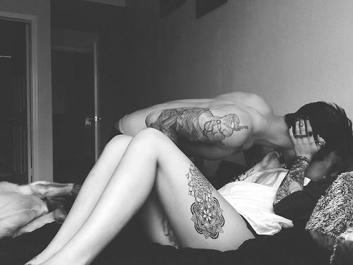 Lupadolce's tweet photo. http://t.co/UUqAixjmCK                                   
#kiss #love #passione #couples #romance http://t.co/iXbCOVQOeP