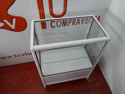TCVTuCompravent's tweet image. Mesa auxiliar metal y cristal blanca 70x40x90 cm. 50€ tcvtucompraventa.com/mobiliario-tra…