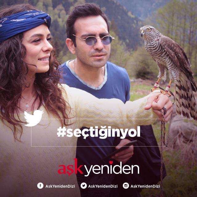 AskYenidenNews's tweet photo. Yeni bolume 1 saat kala #sectiginyol diyoruz bu geceni salliyoruz 💃💃💃 #AskYeniden http://t.co/rR7VBSPfAB