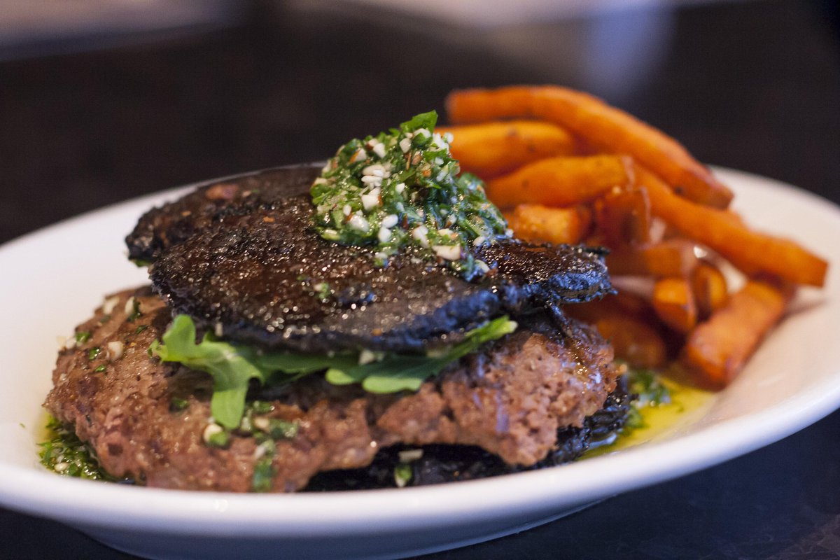 DMKBurgerFish's tweet image. Big news @DMKBurgerBar! #Paleo Burger is back permanently as the #16 &amp;amp; they&apos;re celebrating: goo.gl/3QqcXY