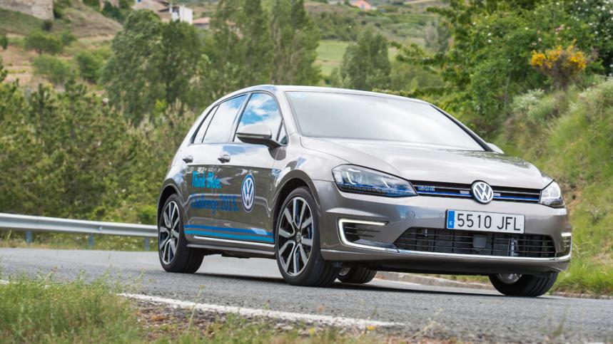 autopista_es's tweet photo. Y el español más eficiente al volante es... http://t.co/rDoz08IBFv #ThinkBlueChallenge @VW_es http://t.co/J3DH1GIswQ