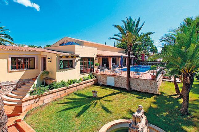 cntraveller's tweet photo. 25 of the best beach villas in the world http://t.co/rdu4f3ham7 http://t.co/Err1gEUmdm