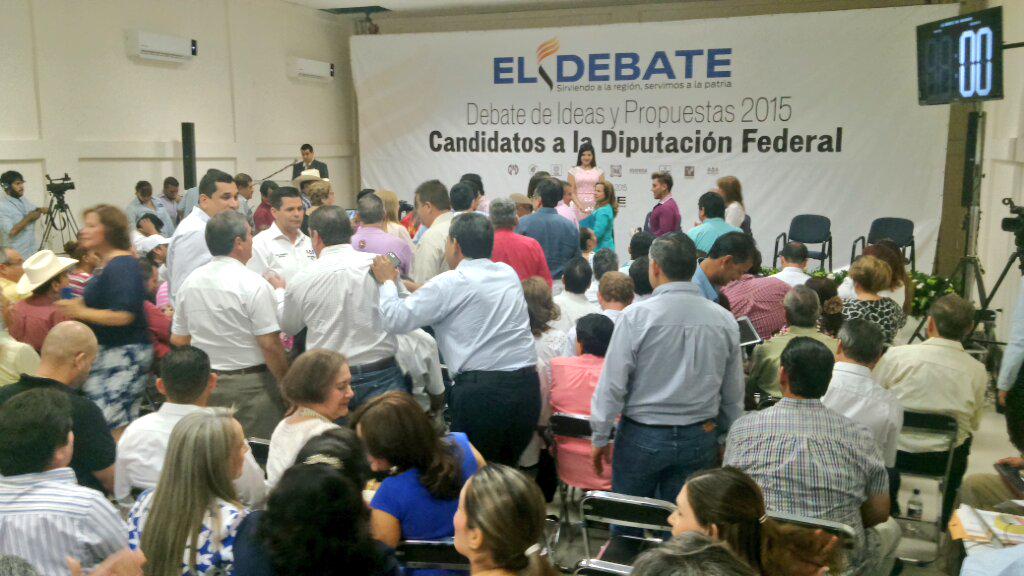 Carlos Raeb Morales (@carlosraeb) on Twitter photo Ya se acomodan los candidatos para el #debatedeideasypropuestas organizado por <a href="/DBT_Guasave/">El Debate de Guasave</a> <a href="/ELDEBATE/">Debate</a> <a href="/Andrea_DBT/">Andrea Miranda</a> Ya se acomodan los candidatos para el #debatedeideasypropuestas organizado por <a href="/DBT_Guasave/">El Debate de Guasave</a> <a href="/ELDEBATE/">Debate</a> <a href="/Andrea_DBT/">Andrea Miranda</a>