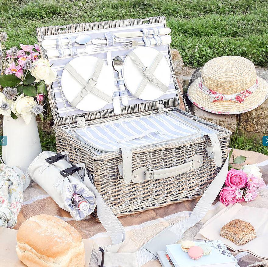 HackettLady's tweet photo. @SweetEveStrawb: #win a luxury picnic hamper in our brand new #comp Follow &amp; RT #StrawbHamper  http://t.co/xzl7g5Ixkv http://t.co/BdukmCBRjQ