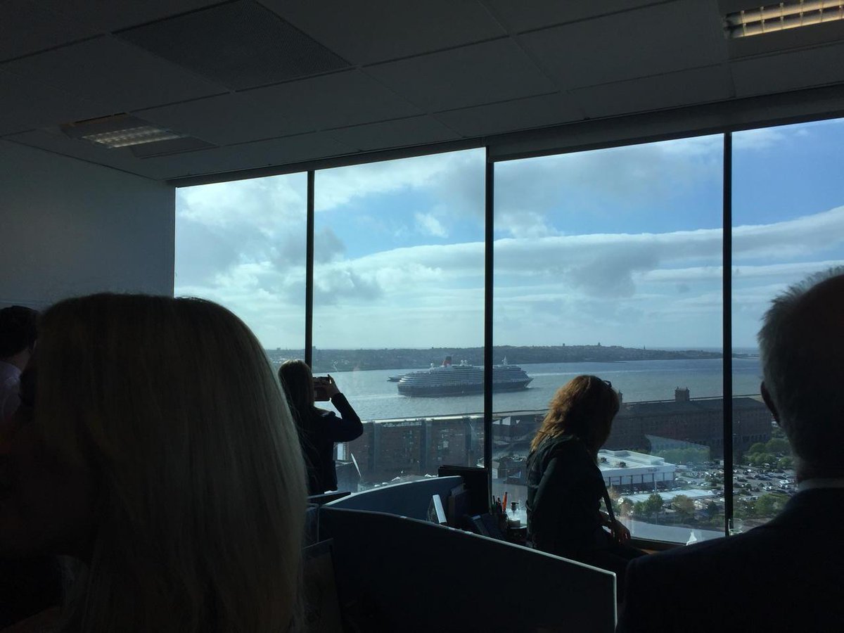 KingsleyRecruit's tweet image. Not many places you seen a Queen from your office window #itsliverpool #3queens