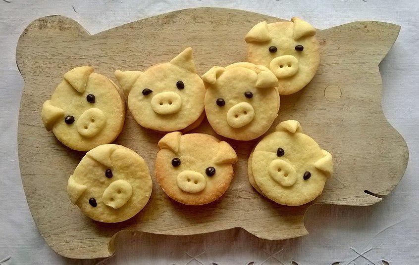 StradadellaMela's tweet photo. A quanti di voi piacciono questi simpaticissimi MAIALIN-#BISCOTTI?! :-) Foto e biscotti di Azienda Agricola #Calliari http://t.co/dLJC5grbi9