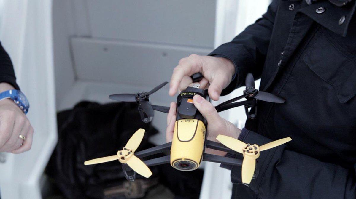 mno_jl's tweet photo. Des #drones pilotés grâce à la #4G @orange. Exploit technique avec @Parrot &amp; @Azurdrones http://t.co/Vm0hdYnHhv http://t.co/ErtDmaihoZ