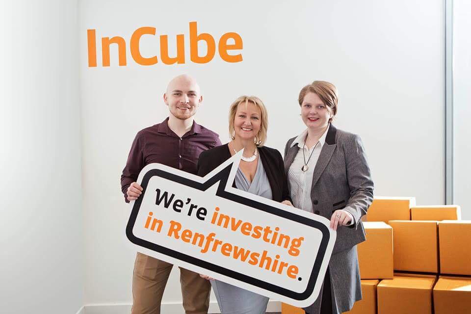 BlueTinEvents's tweet photo. @TattyRoseUK @incugator happy dance time! Now what plant we getting for the office & can we call it boris? #incuberen http://t.co/r2j78pSEuc