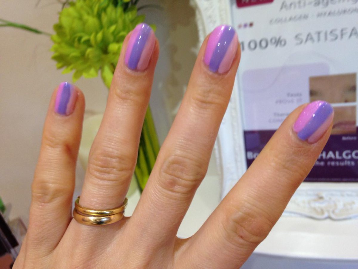 RevivePainswick's tweet photo. Summer Fun nails http://t.co/R8vgKCsojI