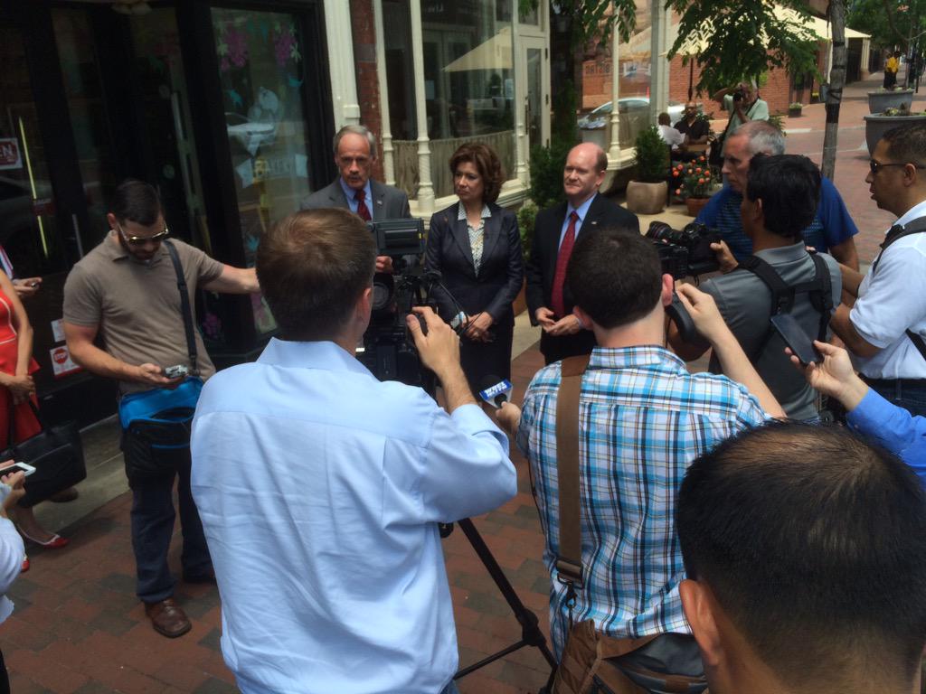 Sen. Coons, Carper welcome @MCS4Biz to Wilmington to talk small biz opportunity and challenges in Delaware.