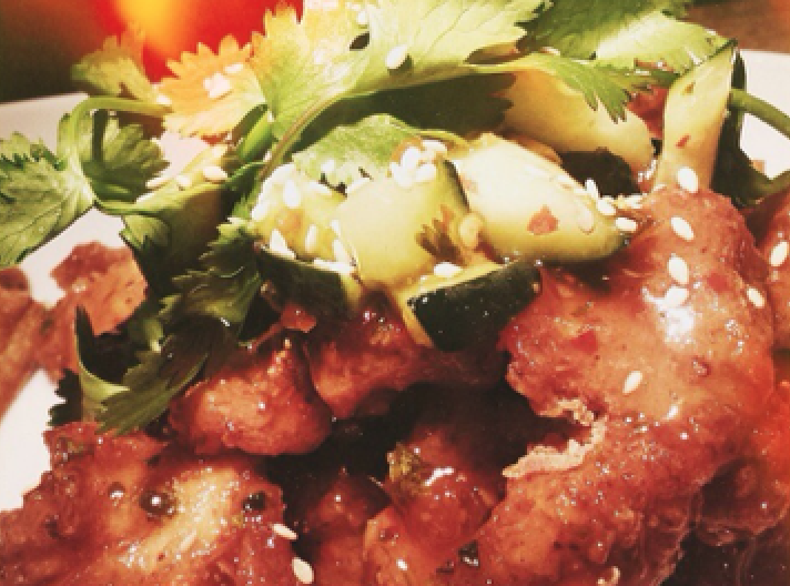moxies's tweet photo. Up close and personal with our Moxie's Sweet Chili Chicken! Lunch date, friends? http://t.co/iqR0WNzWRf