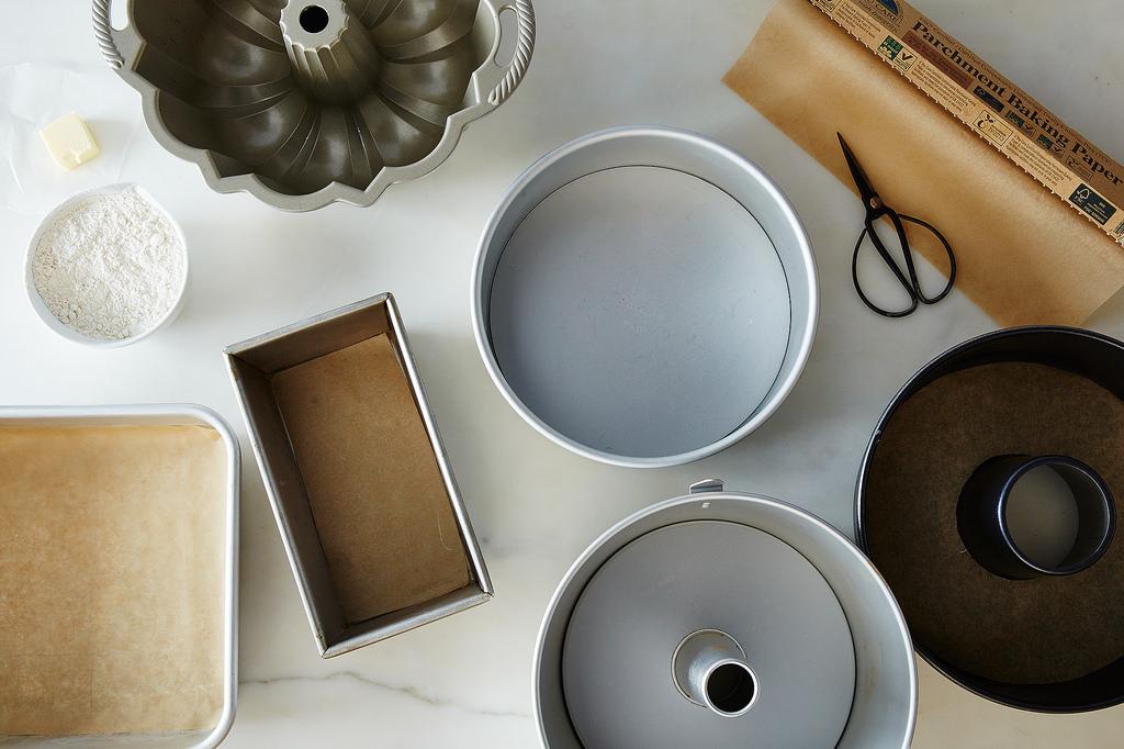 Food52's tweet photo. Never want your cake to stick to the pan again? Do this: http://t.co/oL0PTsuMJC http://t.co/3DqTBssw4Z