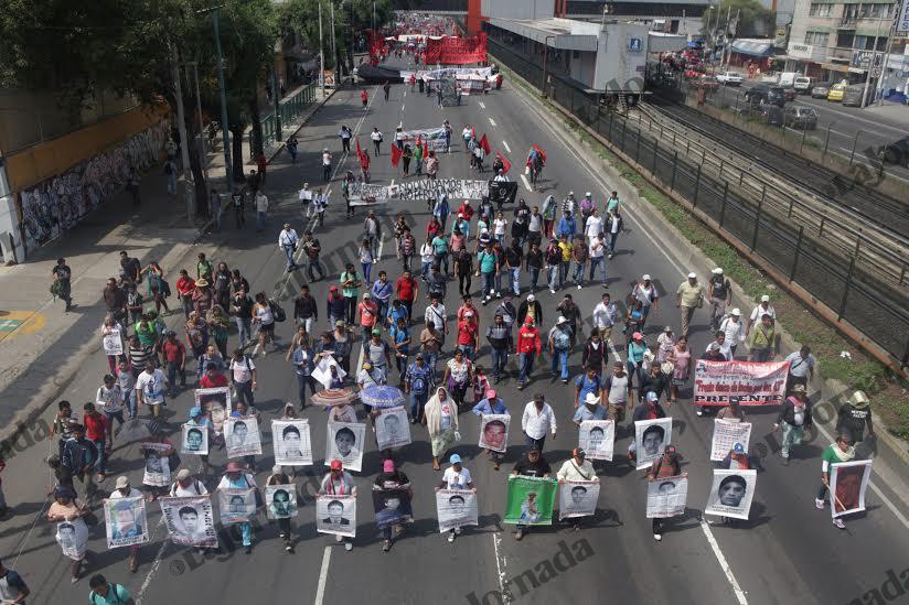 Cobertura al minuto: XII Acción Global por Ayotzinapa -> lajor.mx/1F8zSUF