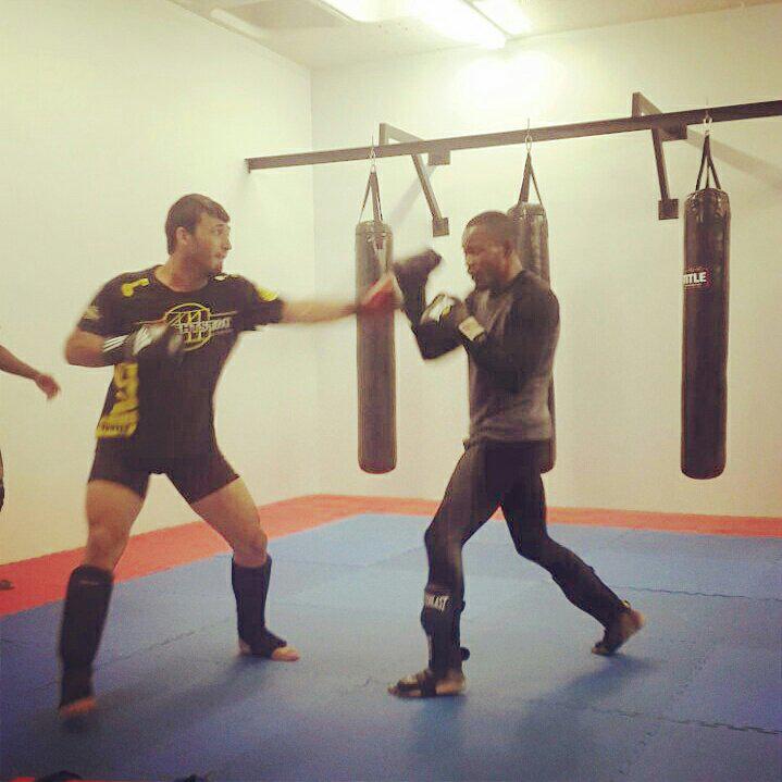 anicetkanyeba3's tweet photo. MMA sparing anicet kanyeba http://t.co/QolNk0k9H6