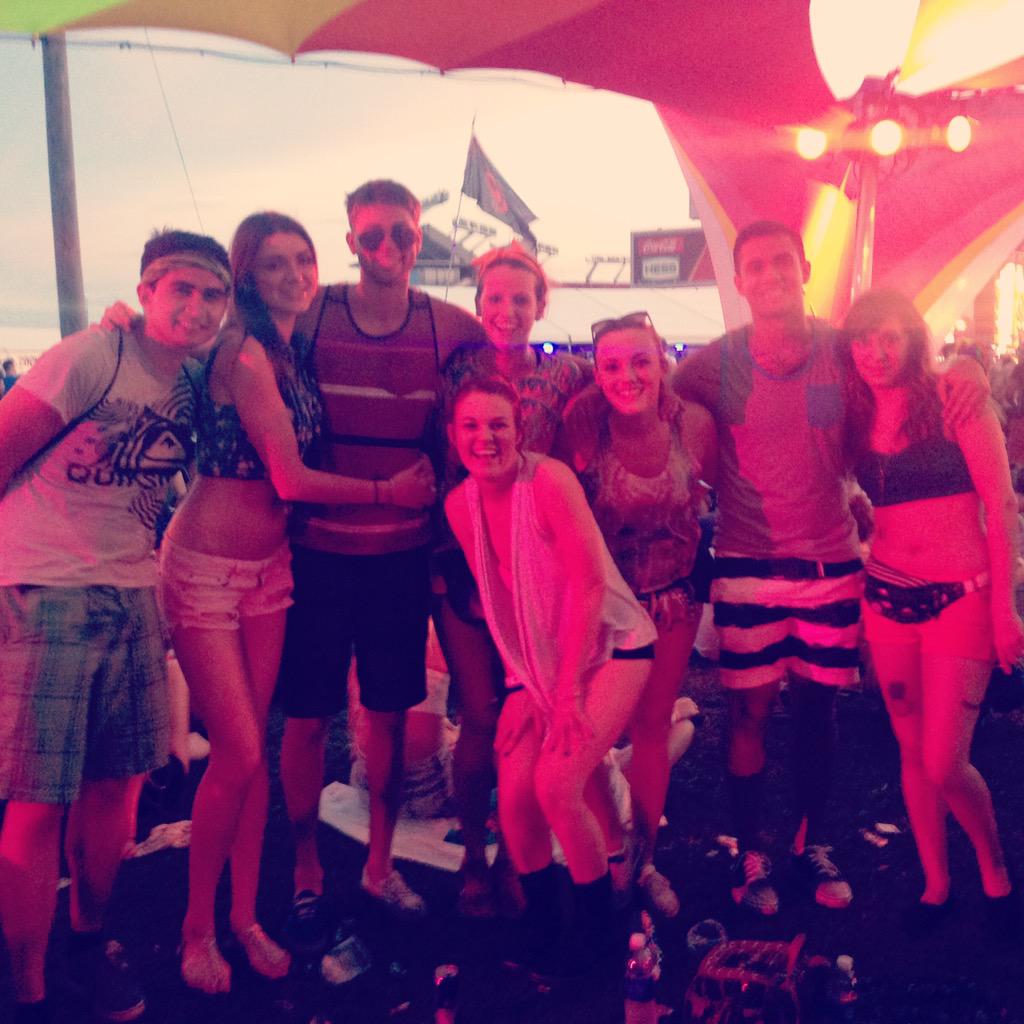 lindseynbryan's tweet photo. #SMFTampa2015 was AMAZING! I love you guys!!! #SMF2015 #SMF #EDMFamily http://t.co/ayRv6Wo4ie