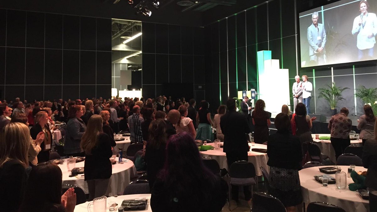 GpeEntSante's tweet photo. Tonnerre d'applaudissements pour Pierre Lavoie ! Très belle conférence ! #Rassemblement2015 http://t.co/GAJnuLIFsg