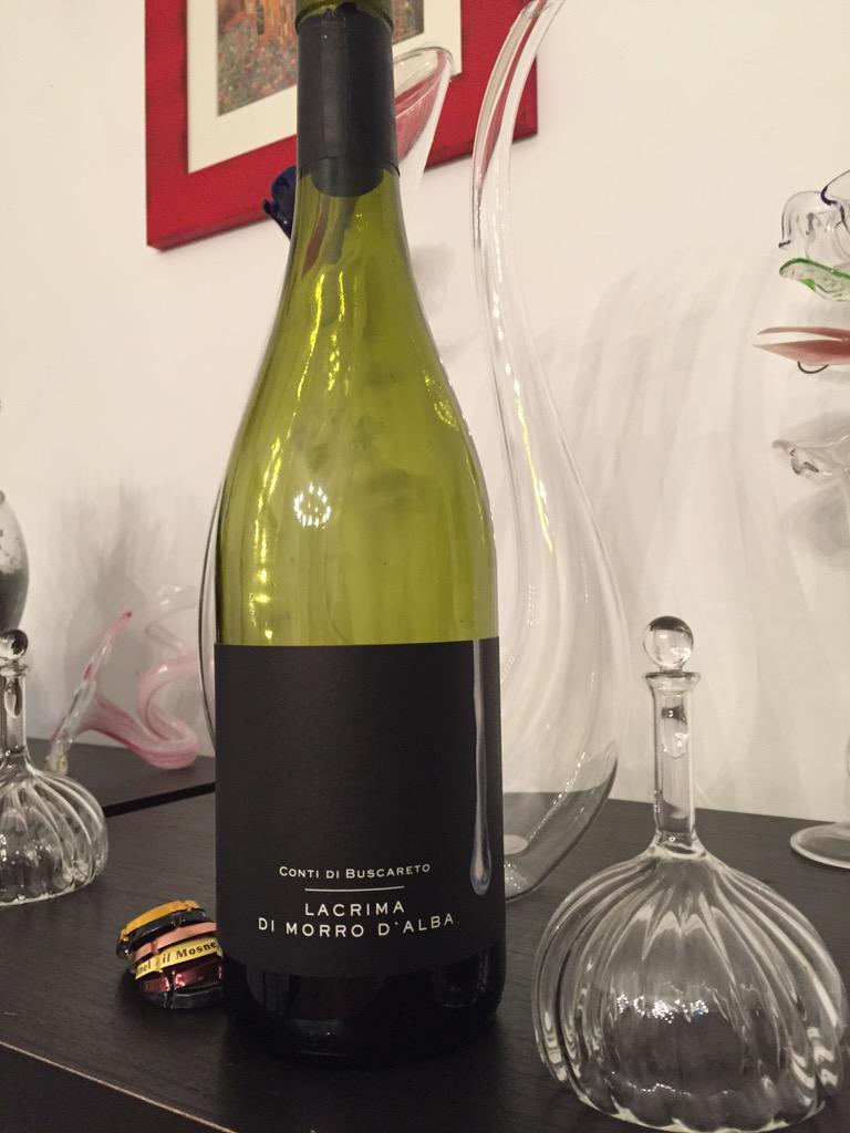 lucasacco84's tweet photo. Un tuffo in un bouquet di rose.Lacrima di Morro D'Alba Conti di Buscareto #unsaccodivino #winenotesapp @realmatte http://t.co/I7O7wkV3dA